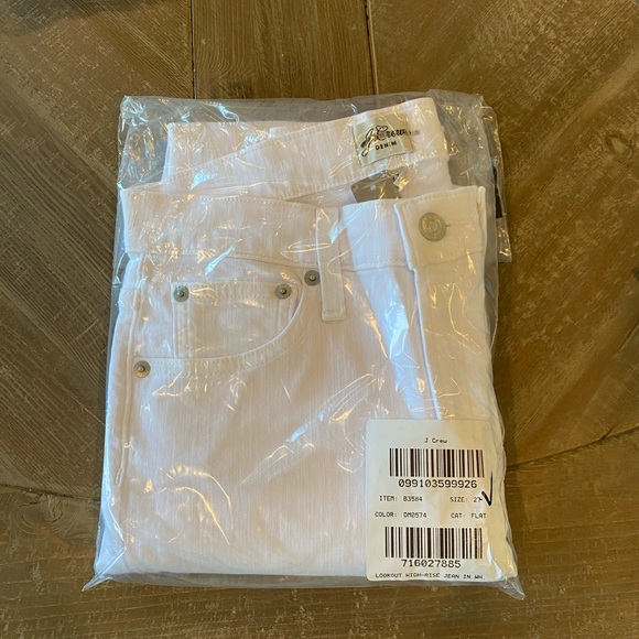 JCrew NWT 9" high-rise toothpick jean white
B3584 - Picture 6 of 6